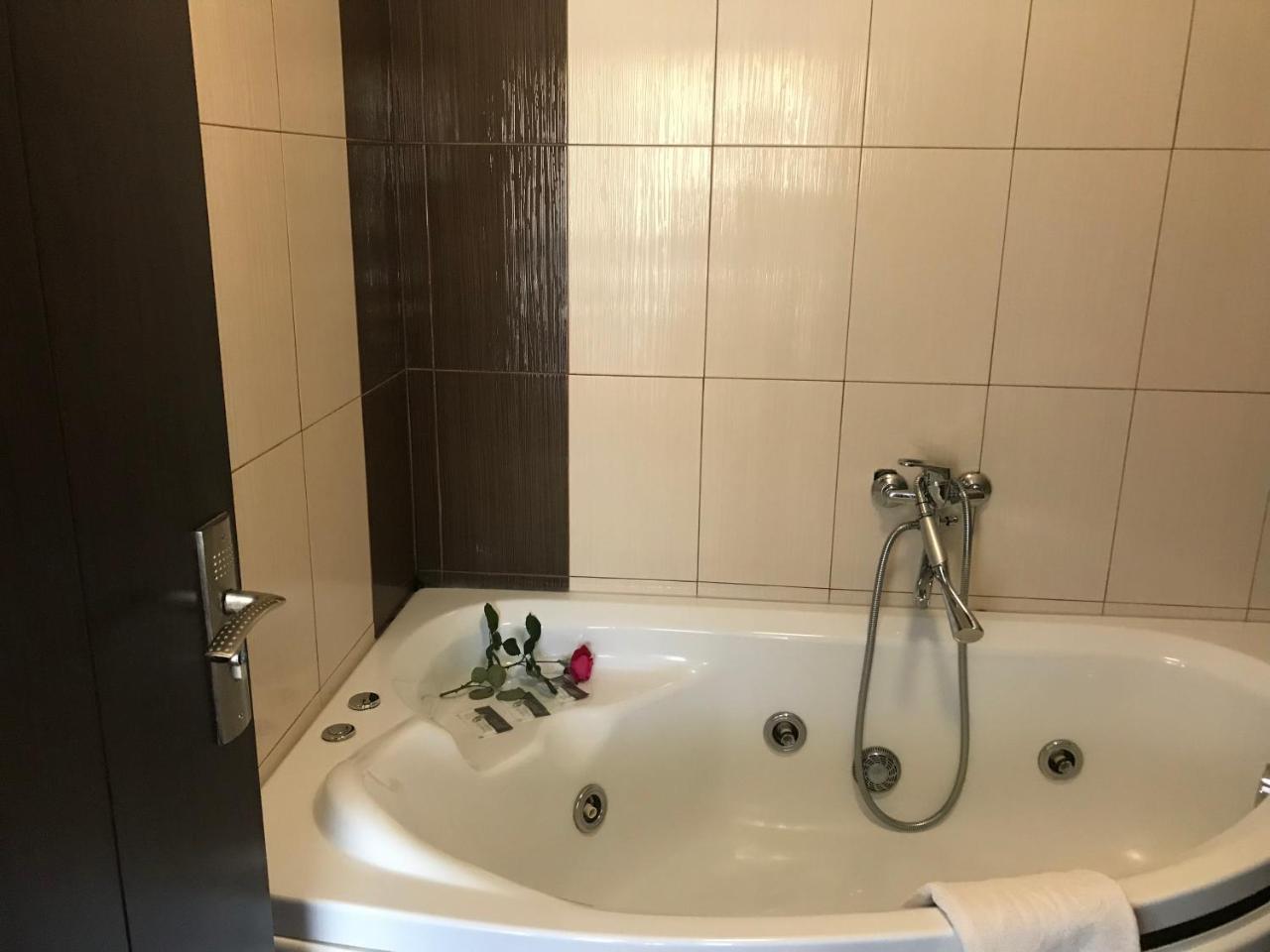 Pensiunea Domnika Dej Exteriör bild